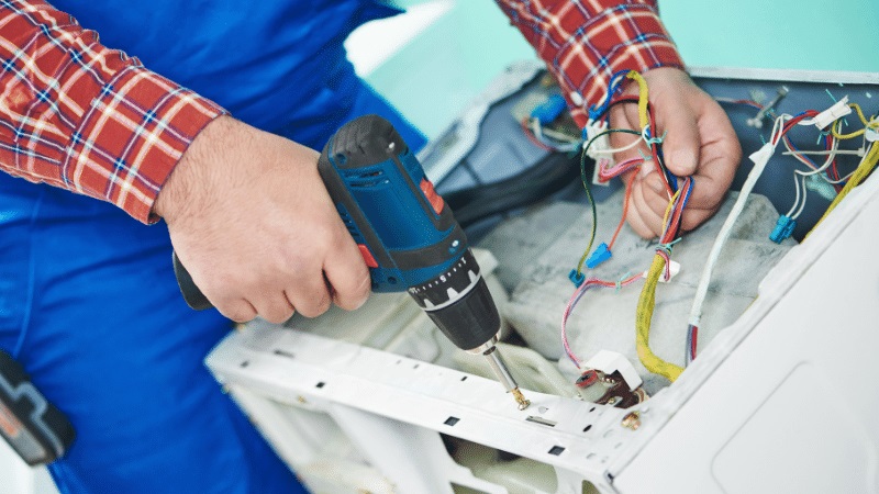 Yenimahalle ECA ECA çamaşır makinesi kart tamiri – Su almama arızası orijinal parça ile giderildi. - Teknik servis örneği